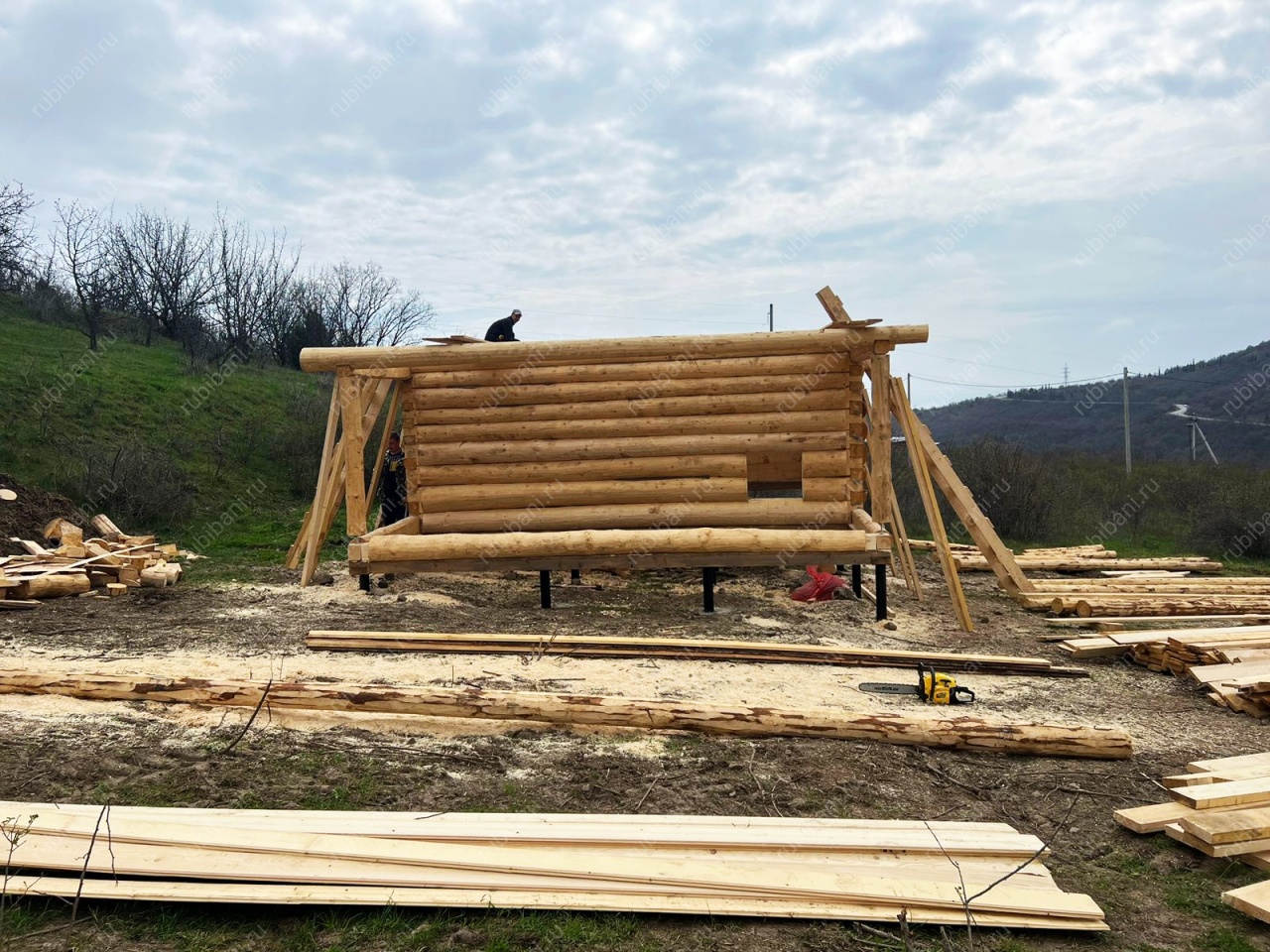 Сборка сруба 6х6 с мансардой. Крым, Алушта. — фото 4 Сборка сруба 6х6 с мансардой. Крым, Алушта. — фото 4