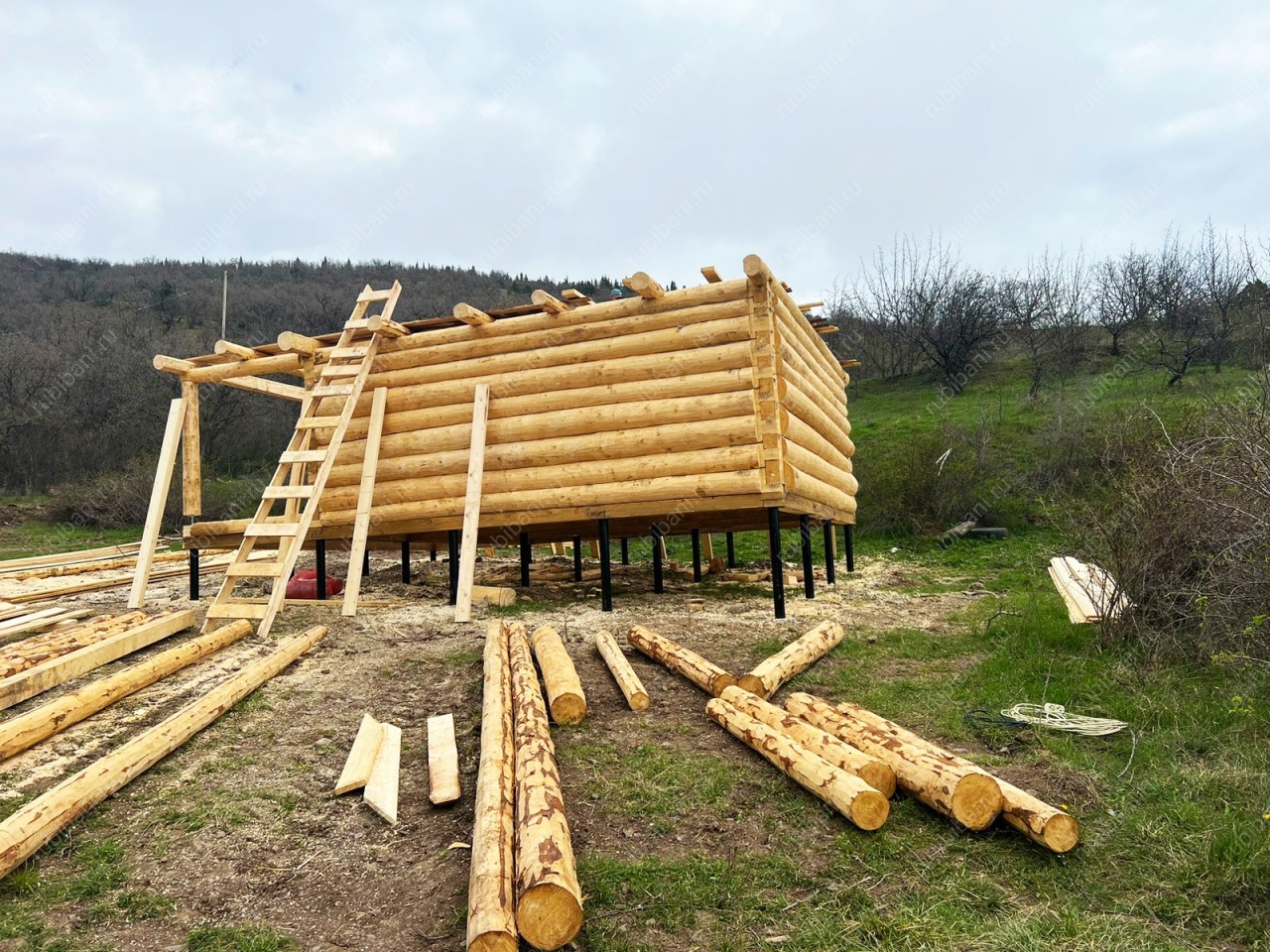 Сборка сруба 6х6 с мансардой. Крым, Алушта. — фото 7 Сборка сруба 6х6 с мансардой. Крым, Алушта. — фото 7